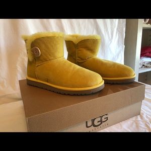 Winter uggs short boots